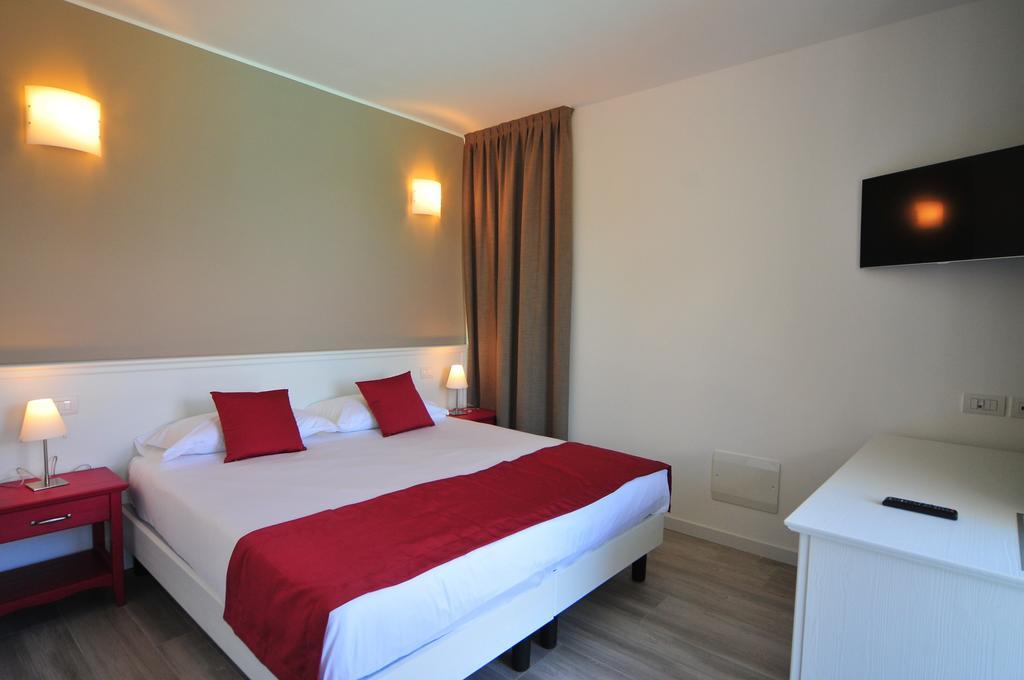 Hotel Resort Le Vele Domaso Quarto foto